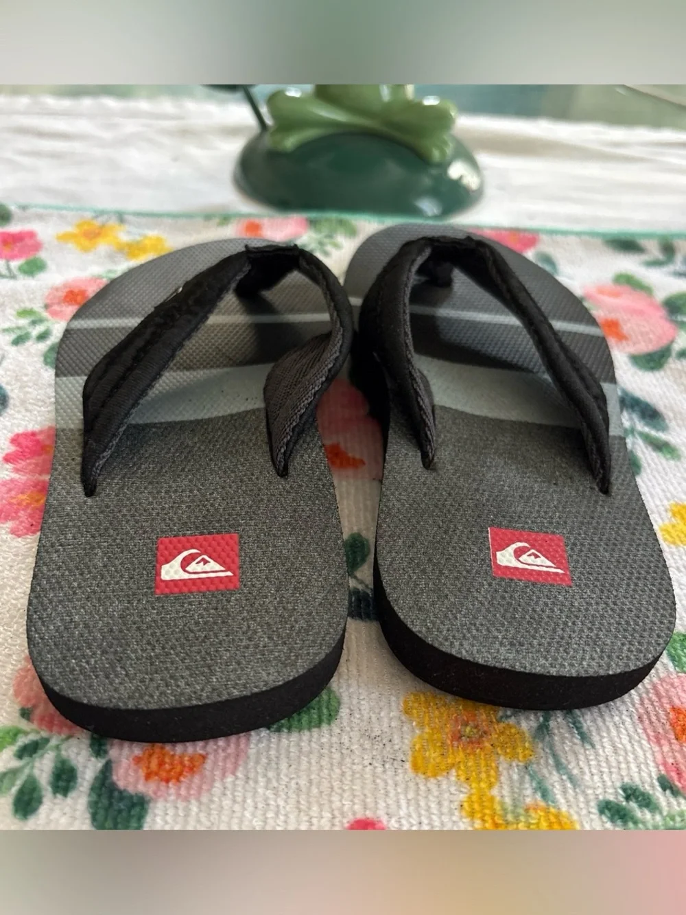 Quiksilver Men’s Black and Gray Padded Strap Flip Flops